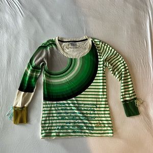Desigual sweater with green coloured accents, XL, good condition.